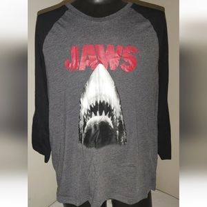 JAWS Men’s Siz:e Xtra Large 3/4 Sleeve Shirt Black/Gray Licensed by Universal